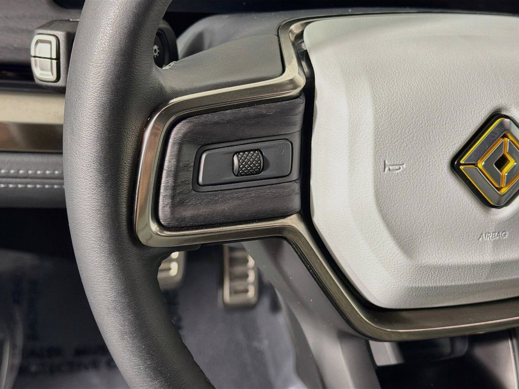 Used 2024 Rivian R1S Adventure Quad AWD/4WD image 10