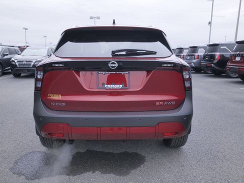 New 2026 Nissan Kicks SR w/ SR Premium Package image 7
