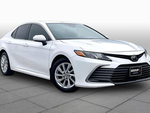 Used 2024 Toyota Camry LE FWD image 3