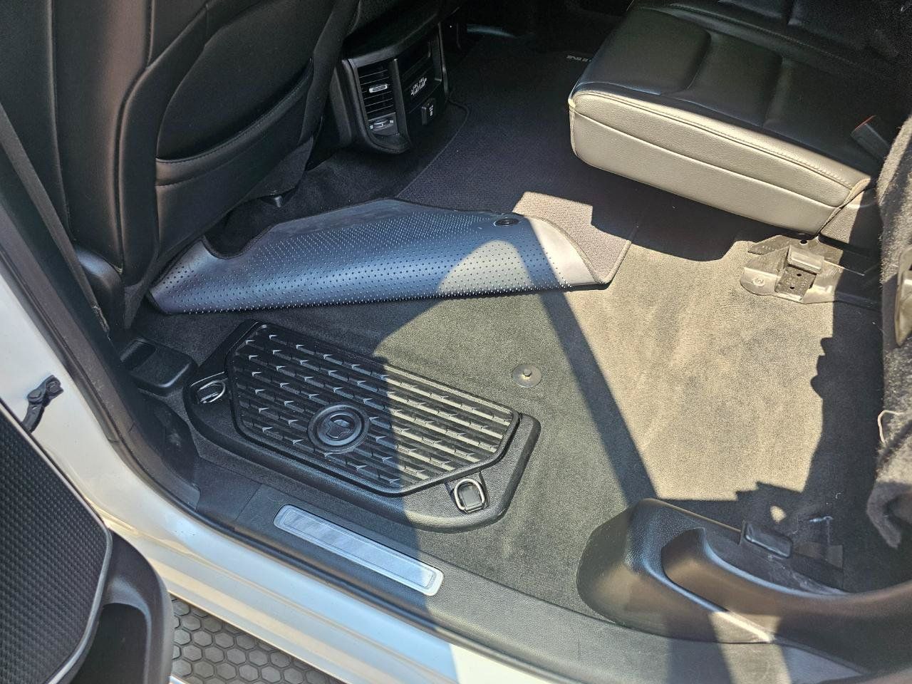 Used 2019 RAM 1500 Laramie AWD/4WD image 23
