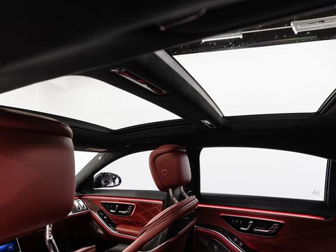 Used 2025 Mercedes-Benz S 63 AMG S image 25