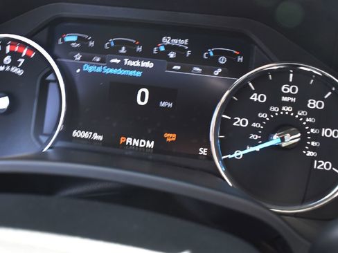 Used 2020 Ford F250 Lariat w/ Tremor Off-Road Package AWD/4WD image 11