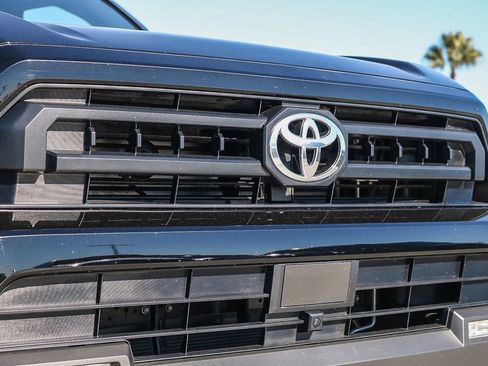 Used 2025 Toyota 4Runner SR5 image 6