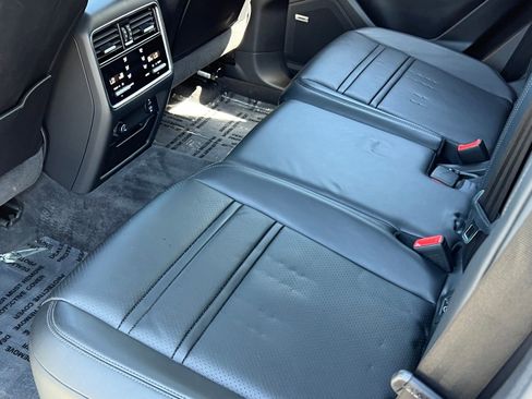 Certified 2023 Porsche Cayenne AWD/4WD image 19