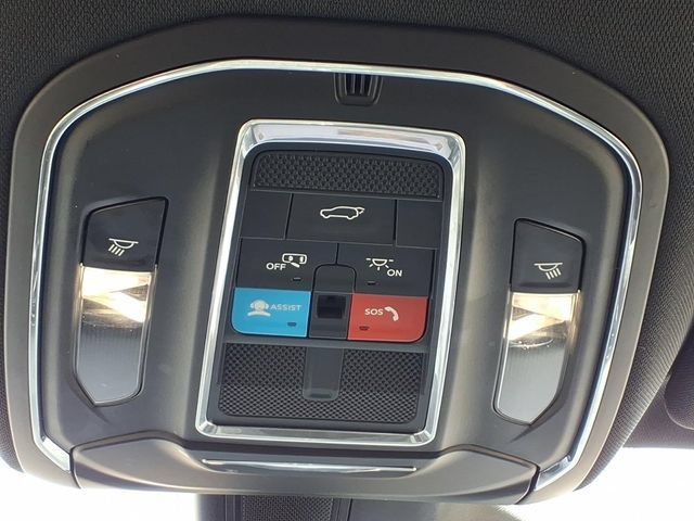 Used 2024 Jeep Wagoneer Series II w/ Flexible Seating Group RWD image 18