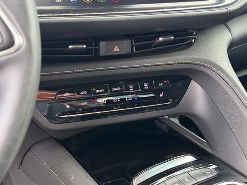 Used 2023 Buick Envision Preferred AWD/4WD image 33