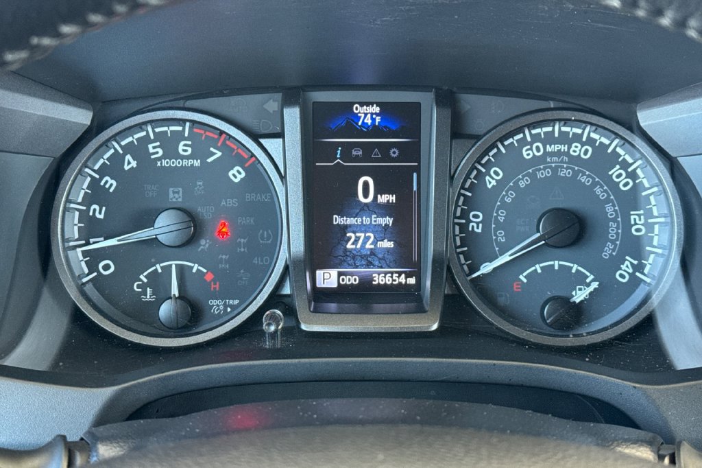 Used 2022 Toyota Tacoma TRD Off-Road AWD/4WD image 27