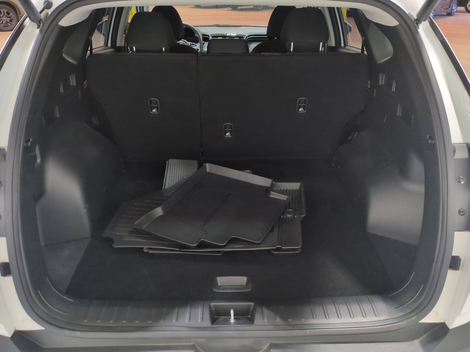 Certified 2023 Hyundai Tucson SEL w/ Winter Package AWD/4WD image 12