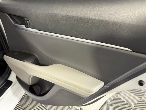Used 2022 Toyota Camry LE FWD image 27