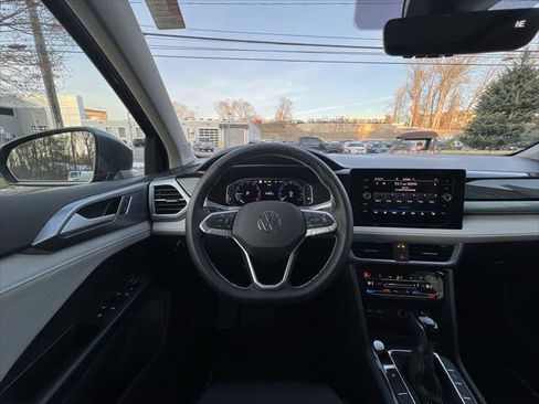 New 2026 Volkswagen Taos SEL image 14