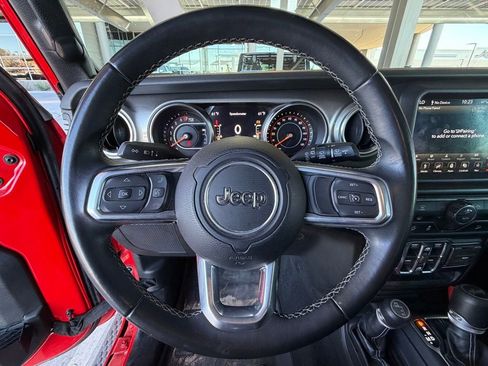 Used 2019 Jeep Wrangler Unlimited Sahara w/ Uconnect 4C Nav & Sound Group image 13