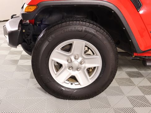 Used 2022 Jeep Gladiator Sport AWD/4WD image 16
