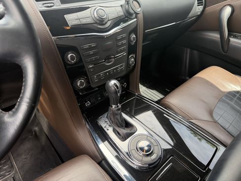 Used 2018 Nissan Armada Platinum w/ Captain Seat Package RWD image 4