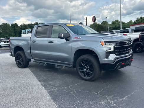 Used 2024 Chevrolet Silverado 1500 LT Trail Boss w/ LT Trail Boss Premium Package AWD/4WD image 1