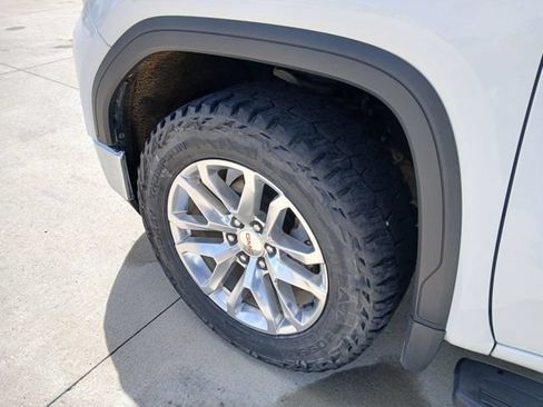 Used 2020 GMC Sierra 1500 SLT w/ X31 Off-Road Package AWD/4WD image 10