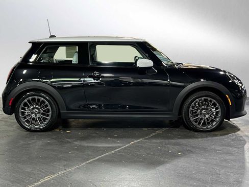 Used 2026 MINI Cooper 2-Door Hardtop FWD image 2