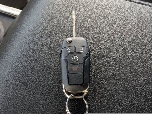 Used 2022 Ford F250 Lariat w/ Chrome Package image 30