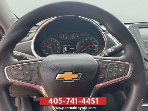 Used 2018 Chevrolet Malibu LT FWD image 23