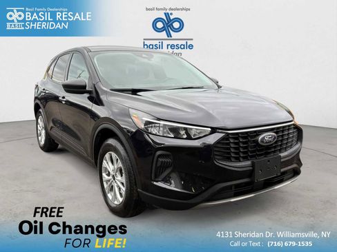 Used 2025 Ford Escape Active AWD/4WD image 1