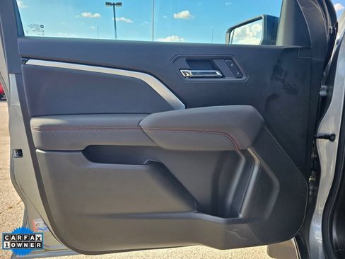 Used 2026 Chevrolet Colorado Z71 w/ Technology Package AWD/4WD image 12