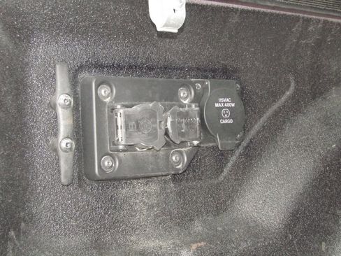 Used 2022 RAM 3500 Laramie AWD/4WD image 10