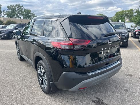 Used 2023 Nissan Rogue SV w/ SV Premium B Package AWD/4WD image 5