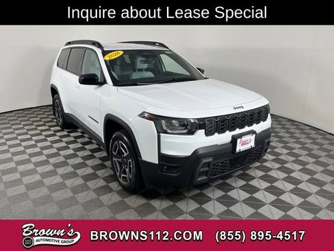 Used 2026 Jeep Cherokee Laredo AWD/4WD image 1