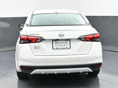 New 2025 Nissan Versa SV w/ Trunk Package image 38