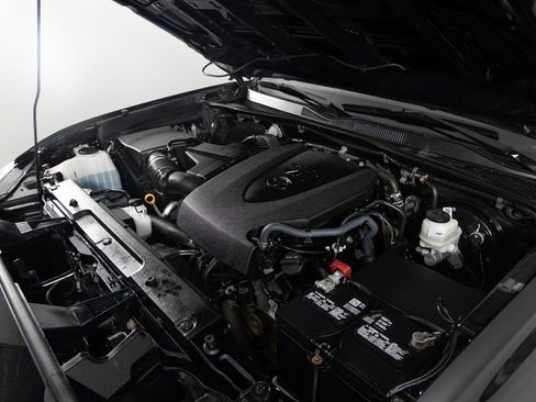 Used 2022 Toyota Tacoma TRD Sport w/ Technology Package image 40