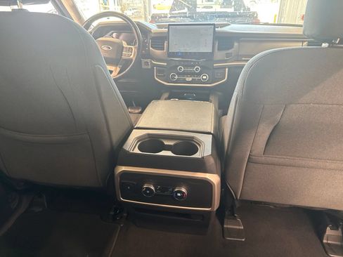 Used 2024 Ford Expedition XLT AWD/4WD image 11