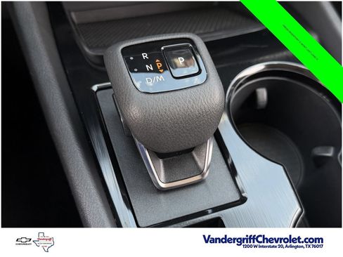 Used 2025 Nissan Rogue SV AWD/4WD image 19