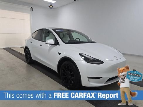 Used 2023 Tesla Model Y Long Range AWD/4WD image 3