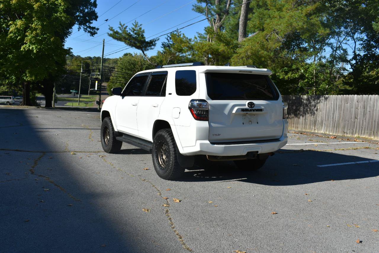 Used 2020 Toyota 4Runner SR5 AWD/4WD image 4