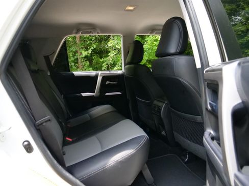 Used 2020 Toyota 4Runner SR5 Premium AWD/4WD image 29