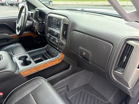 Used 2017 Chevrolet Silverado 1500 High Country AWD/4WD image 16
