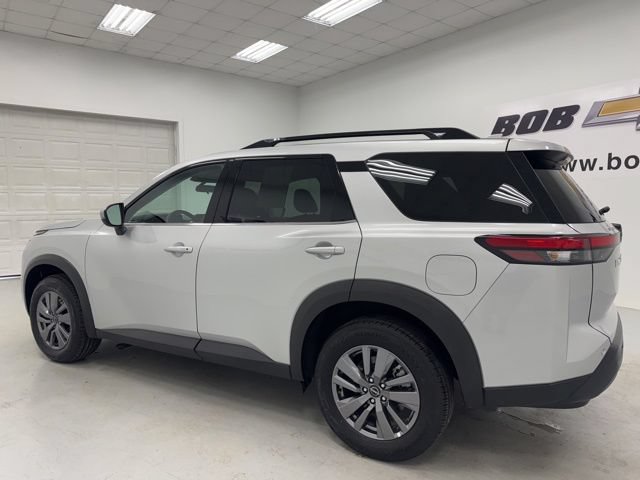 Used 2025 Nissan Pathfinder SV FWD image 7