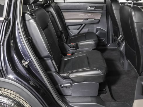 Certified 2022 Volkswagen Atlas SE w/ Panoramic Sunroof Package image 44