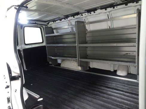 Used 2018 Chevrolet Express 2500 w/ Driver Convenience Package RWD image 18