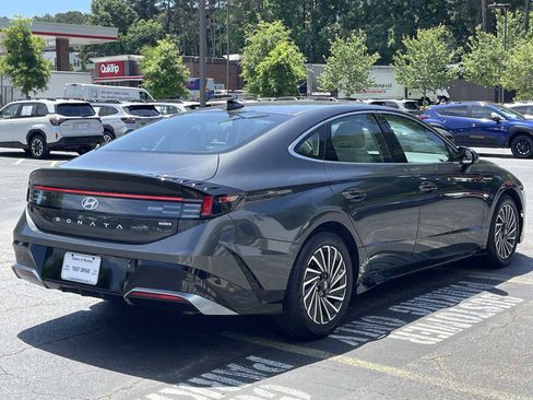 Used 2025 Hyundai Sonata SEL FWD image 4