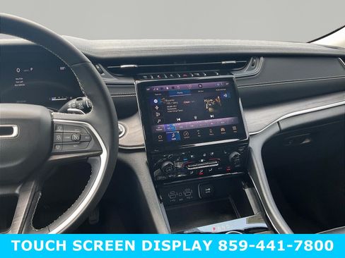 Used 2023 Jeep Grand Cherokee Limited w/ Luxury Tech Group II AWD/4WD image 9