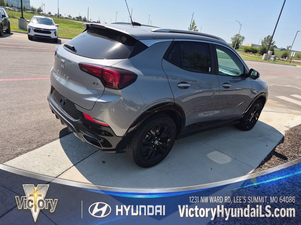 Used 2024 Buick Encore GX Sport Touring FWD image 5