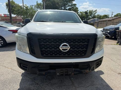 Used 2017 Nissan Titan S RWD image 3
