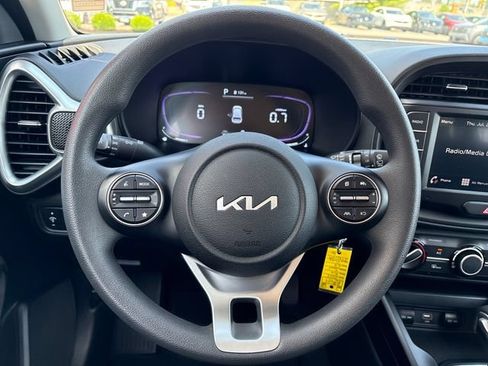 Used 2025 Kia Soul LX FWD image 14