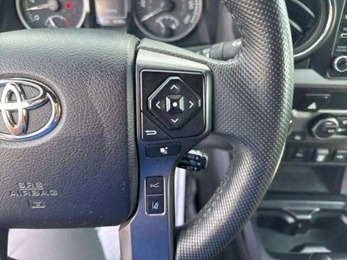 Used 2021 Toyota Tacoma TRD Off-Road image 19