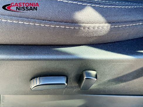 Used 2024 Nissan Frontier SV w/ Technology Package image 25