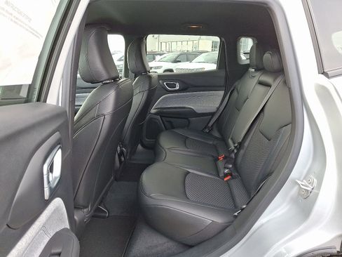 New 2026 Jeep Compass Latitude image 6