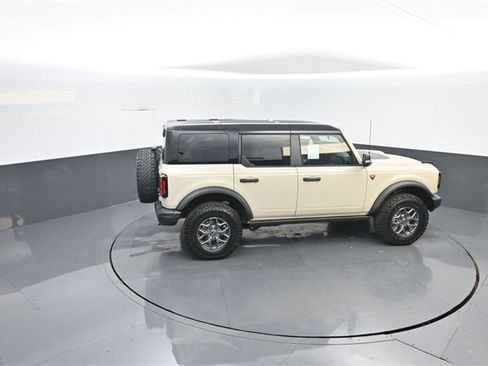 New 2025 Ford Bronco Badlands image 24