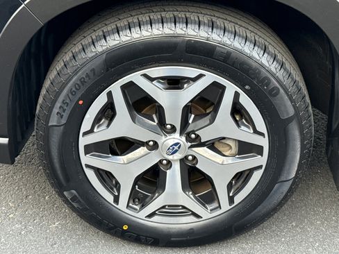 Used 2024 Subaru Forester Premium AWD/4WD image 5