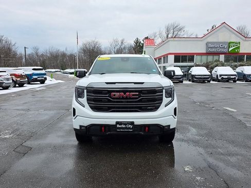 Used 2022 GMC Sierra 1500 AT4 w/ AT4 Premium Package image 3