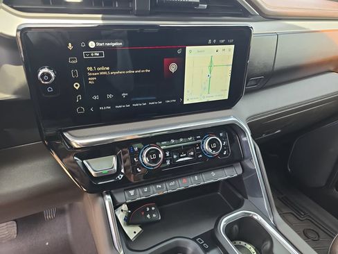 Used 2024 GMC Sierra 2500 Denali w/ Denali Reserve Package AWD/4WD image 20